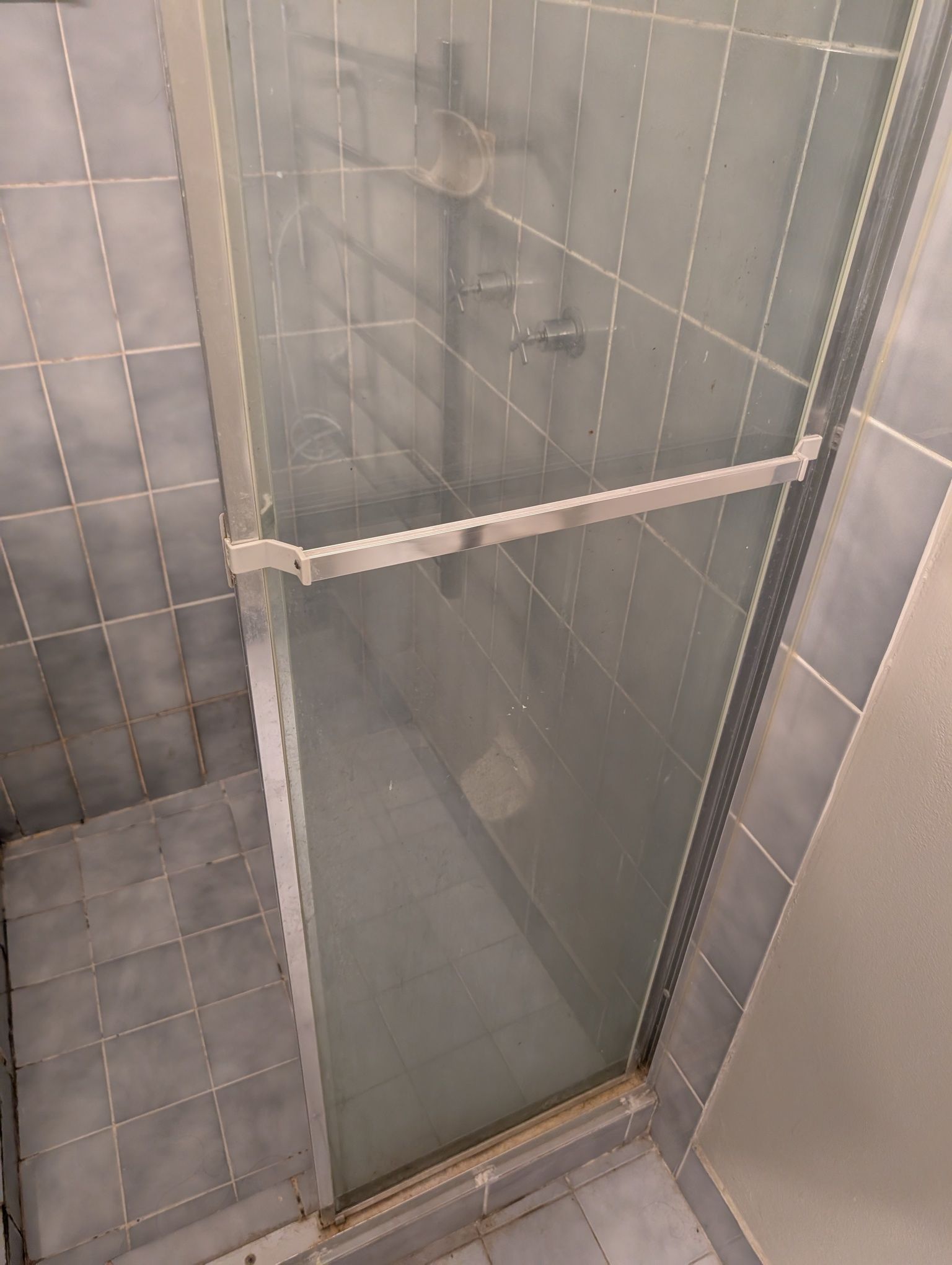 🚿 Shower Glass Restoration - Before cleaning