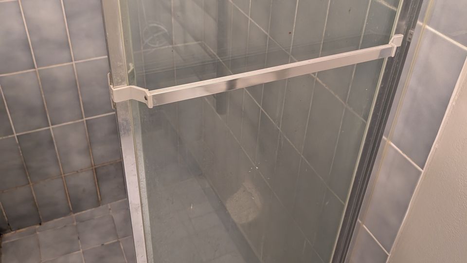 ๐ฟ Shower Glass Restoration - Before cleaning