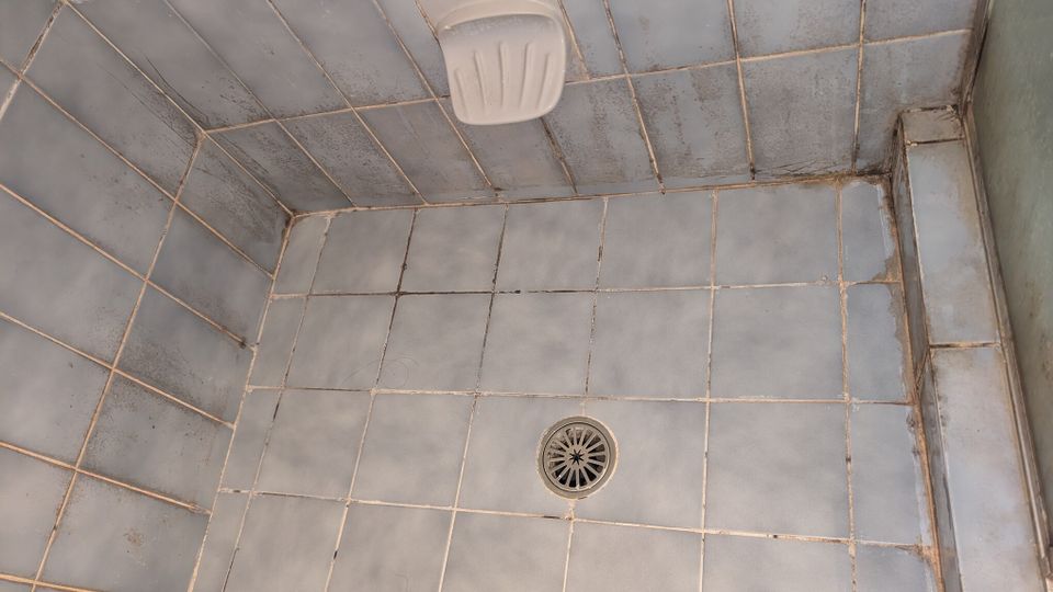 ๐งผ Bathroom Deep Clean - Before cleaning